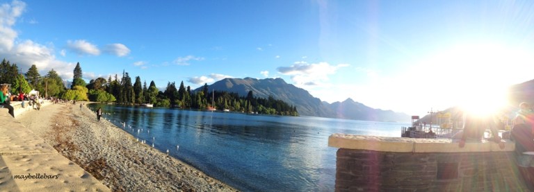 Awaiting for sunset at Lake Wakatipu, my last day to travel alone at Q