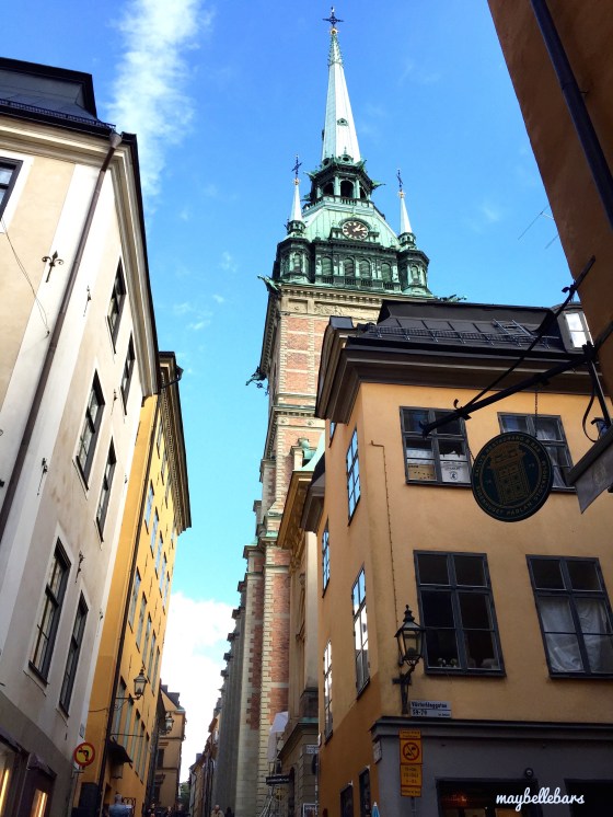 Travel tip: Gamla Stan should be visited twice, one at night and another at day to see the colors